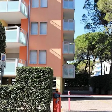 Modern Two-Room Apartment With Terrace 50M From The Beach Bibione
