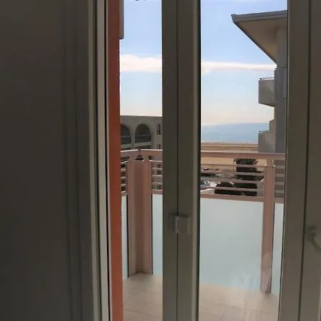 Modern Two-Room Apartment With Terrace 50M From The Beach